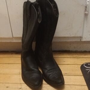 Classic Black Heeled Western Boots (Spain)